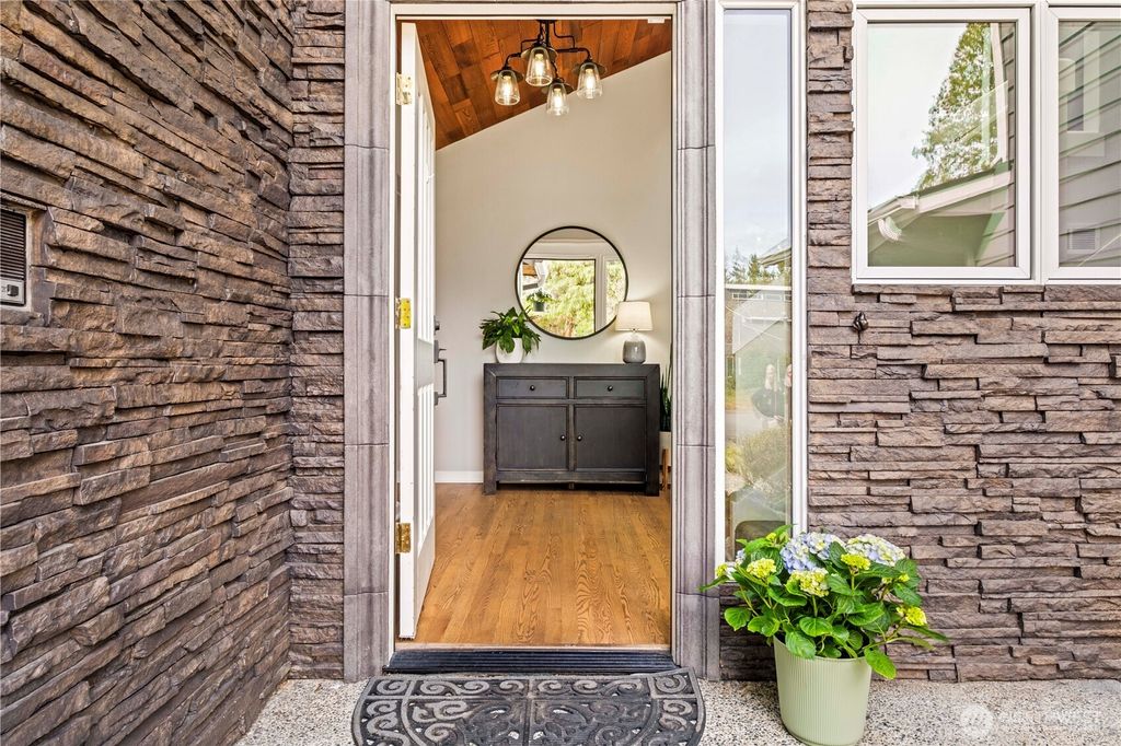 Photo of 1633 217th Place SE, Sammamish, WA 98075 (MLS # 2499032)