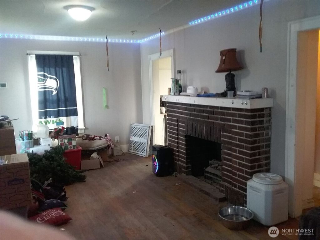 Photo of 912 Okanogan Avenue, Wenatchee, WA 98801 (MLS # 2480050)