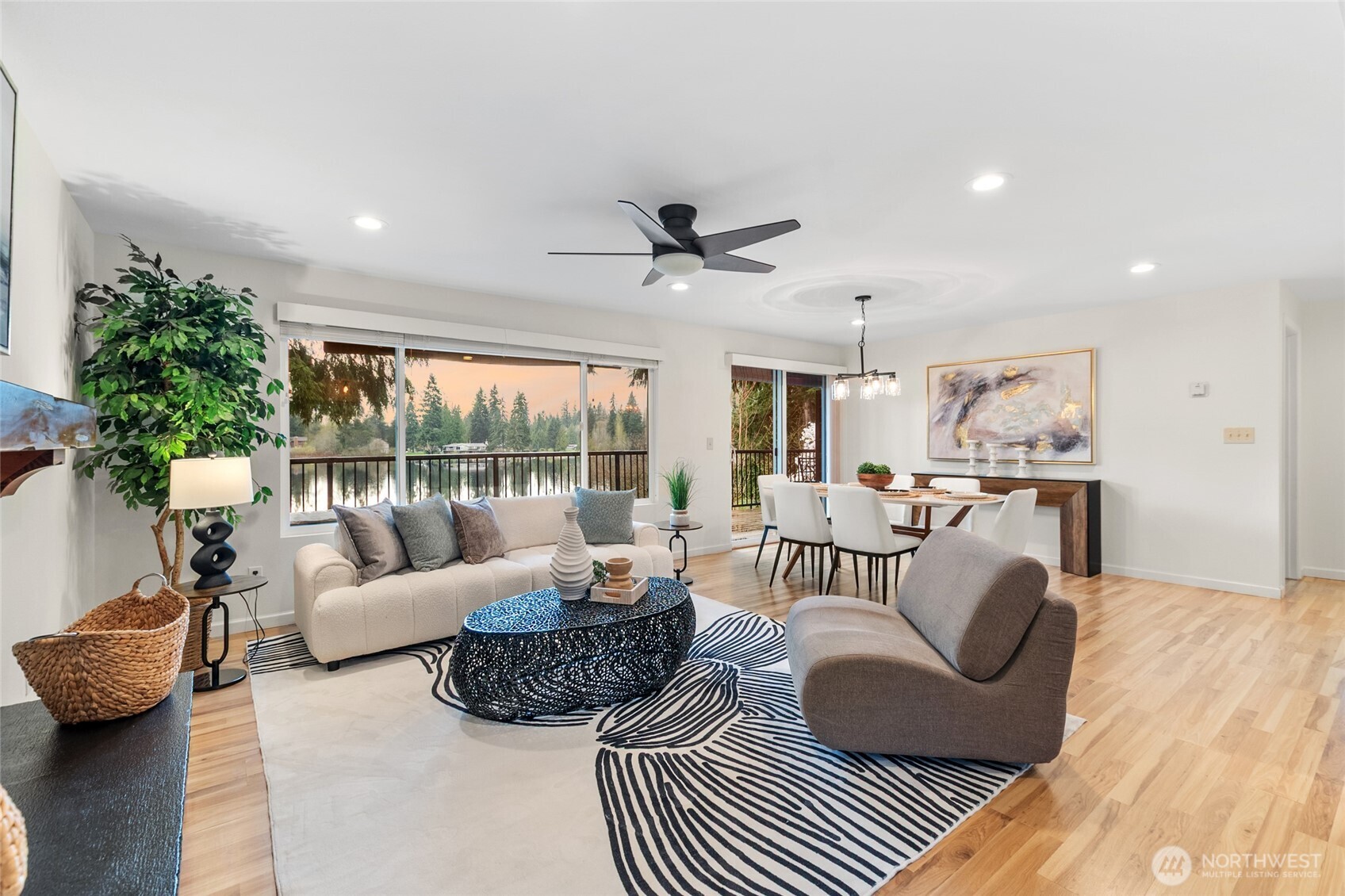 23330 E Echo Lake Road