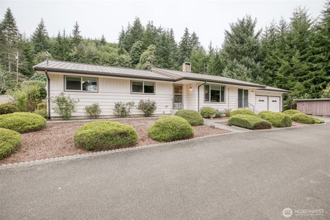 Photo of 210 Hirschbeck Heights Road, Aberdeen, WA 98520 (MLS # 2429610)