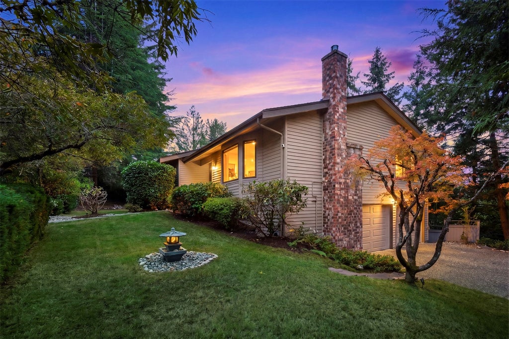 Photo of 13233 SE 51st Place, Bellevue, WA 98006 (MLS # 2593376)