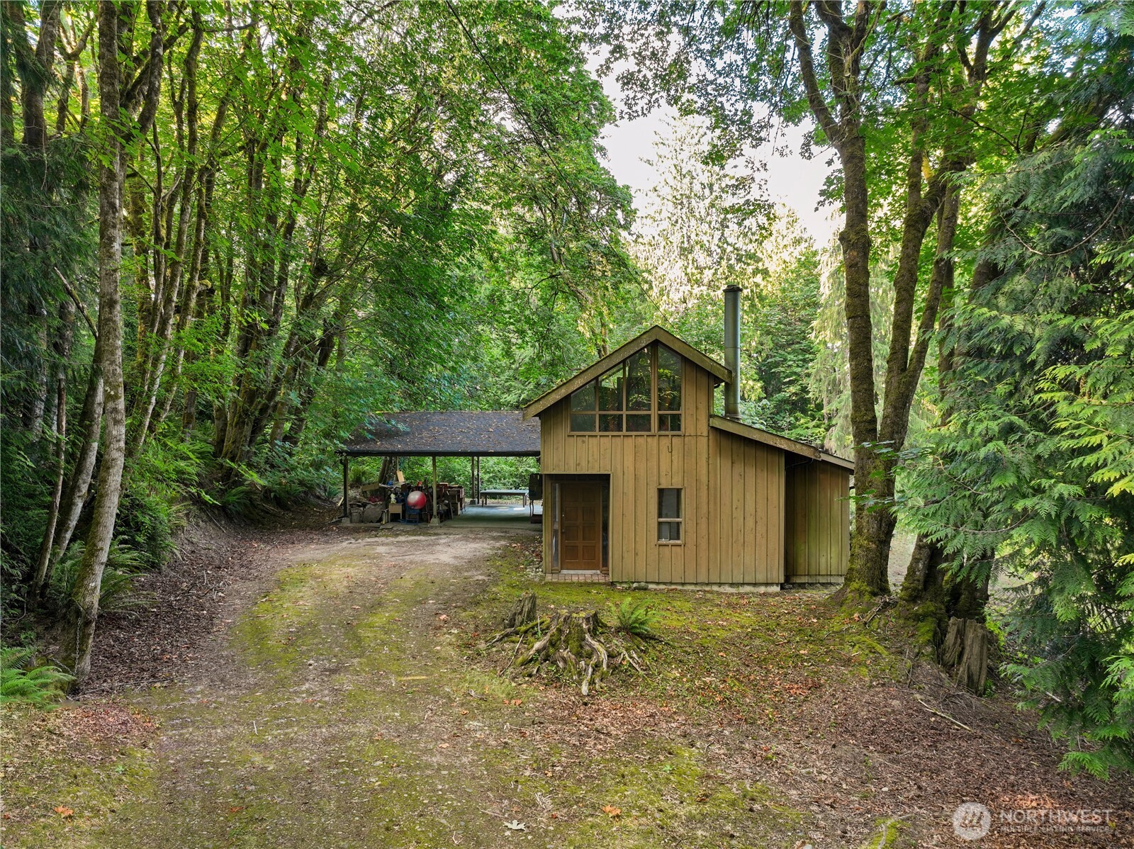 9744 Cascade Loop NE