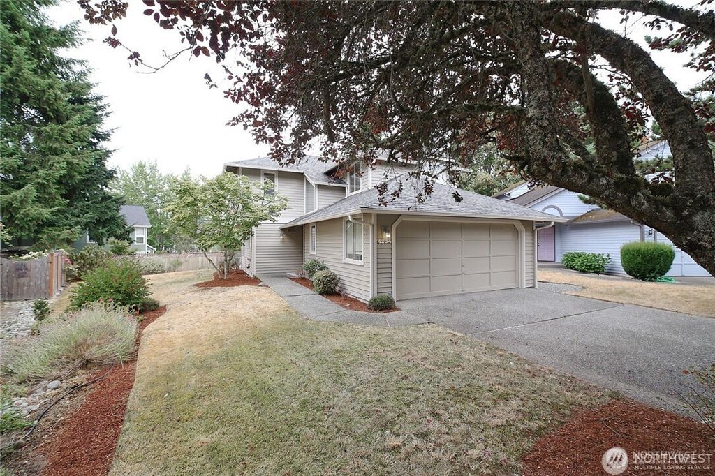 Photo of 4204 243rd Place SE, Sammamish, WA 98029 (MLS # 2428368)