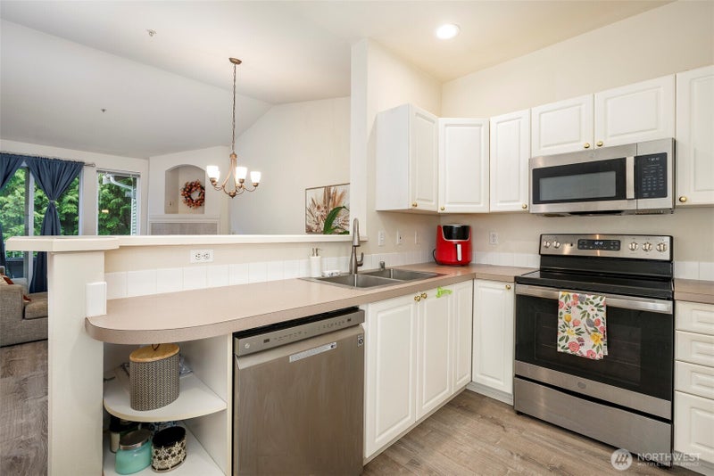 12712 Admiralty Way G302