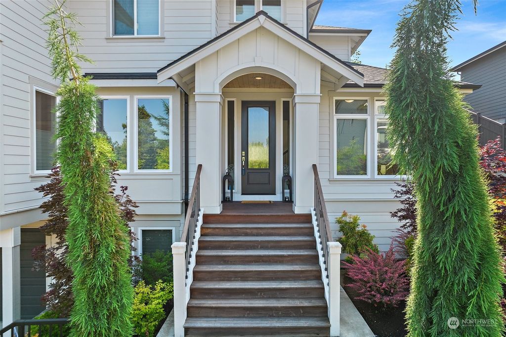 Photo of 23202 12th Place S, Des Moines, WA 98198 (MLS # 2127466)