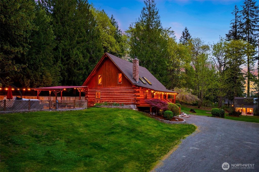 Photo of 2804 269th Avenue NE, Redmond, WA 98053 (MLS # 2511304)