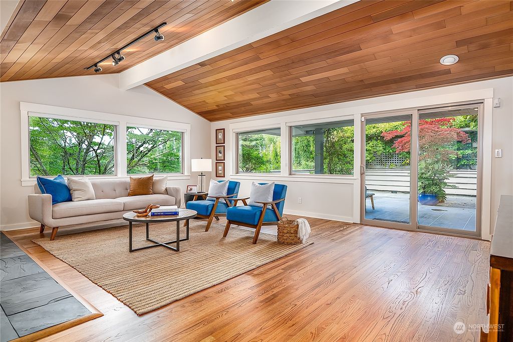 Photo of 4242 85th Avenue SE, Mercer Island, WA 98040 (MLS # 2162965)