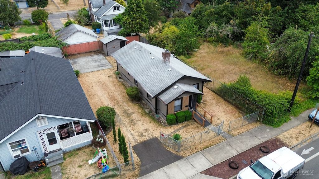 Photo of 14615 Portland Avenue SW, Lakewood, WA 98498 (MLS # 2469555)