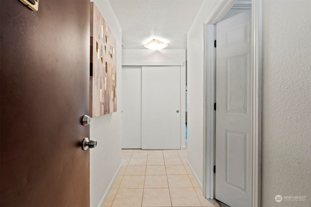 Photo of 14520 NE 44th Street #K3, Bellevue, WA 98007 (MLS # 2128209)