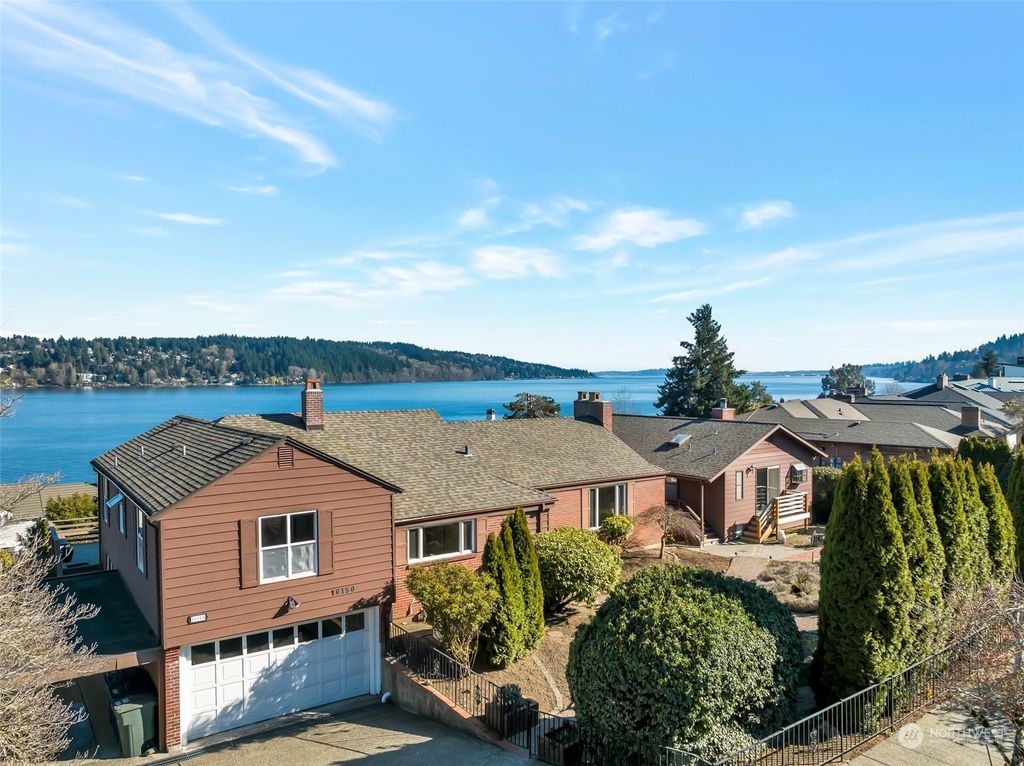 Photo of 16150 41st Avenue NE, Lake Forest Park, WA 98155 (MLS # 2212680)