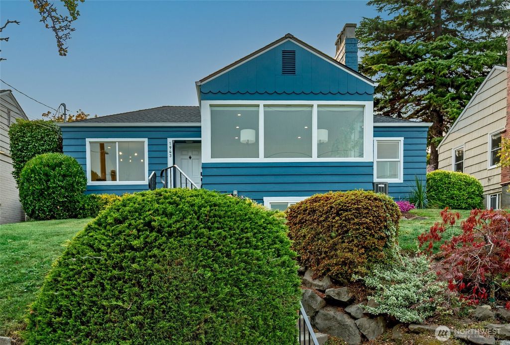 Photo of 1943 34th Avenue W, Seattle, WA 98199 (MLS # 2426952)