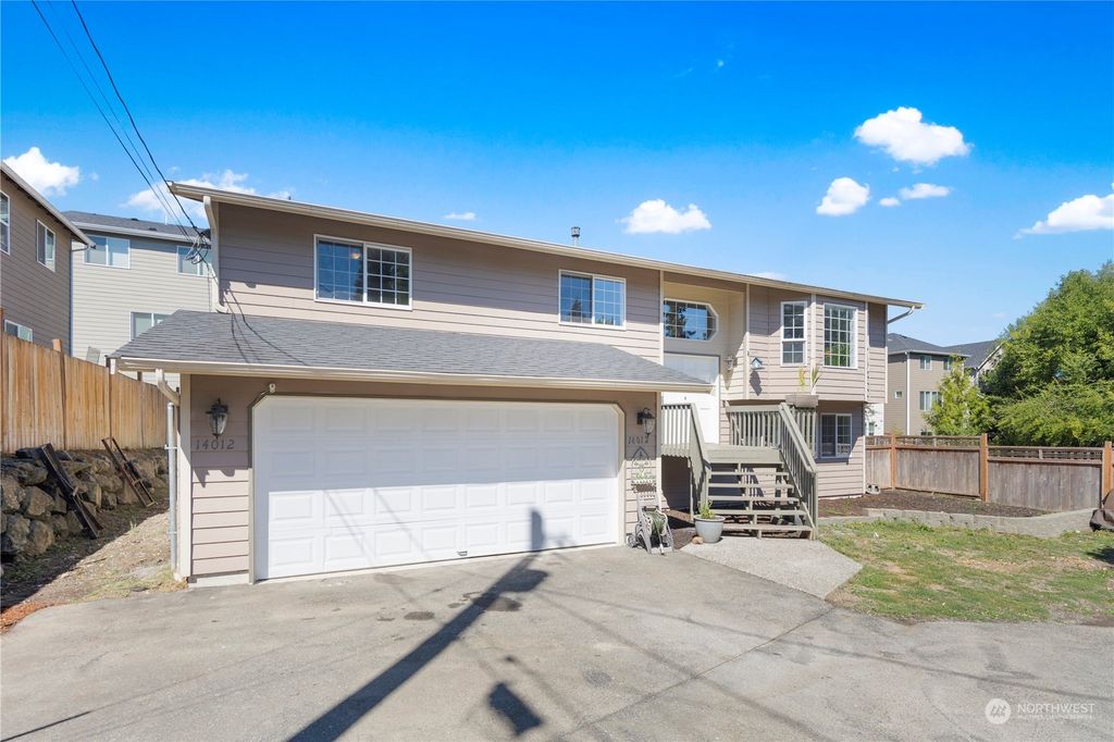 Photo of 14012 Ash Way, Lynnwood, WA 98087 (MLS # 2144959)