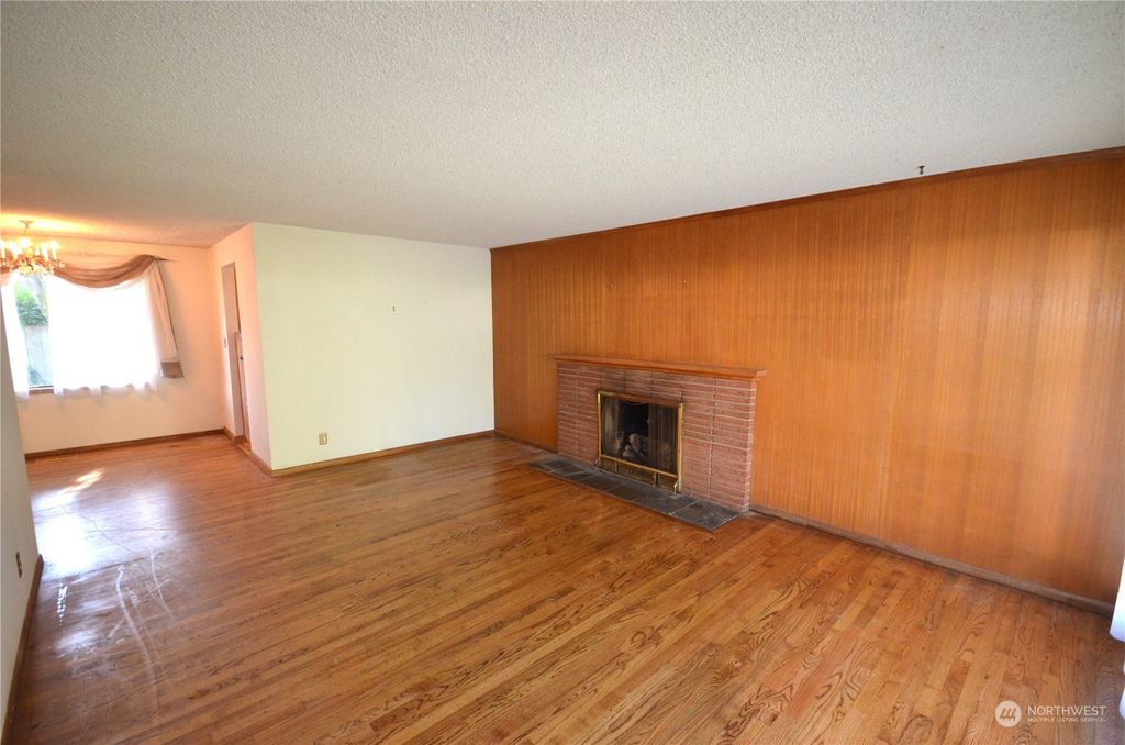 Photo of 1403 N 137th Street, Seattle, WA 98133 (MLS # 2169462)