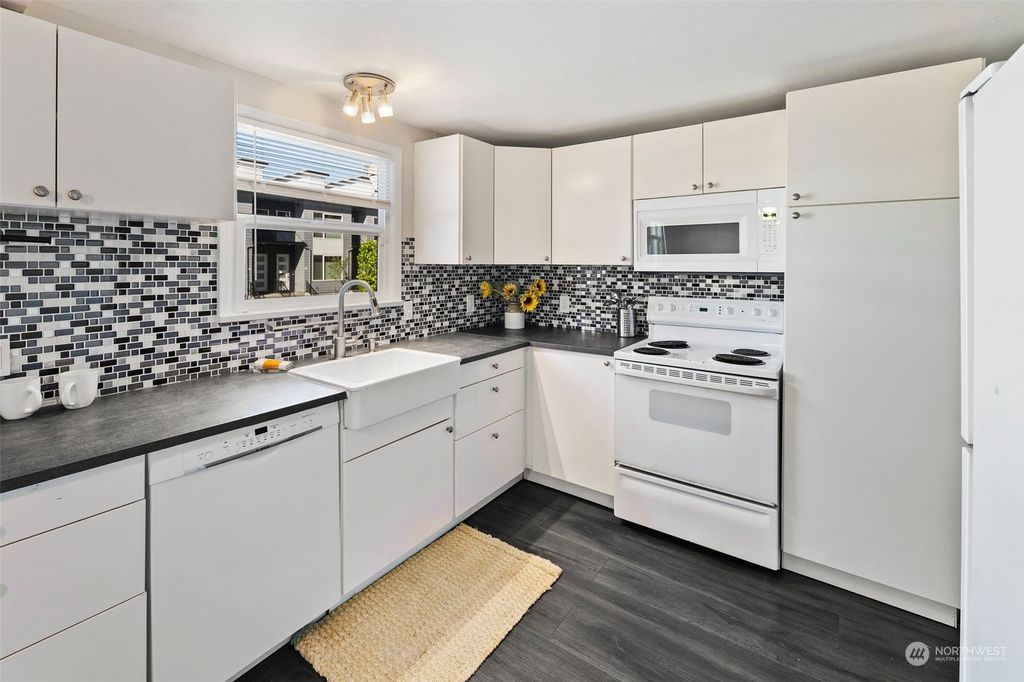 Photo of 14540 Meridian Avenue N, Shoreline, WA 98133 (MLS # 2284540)