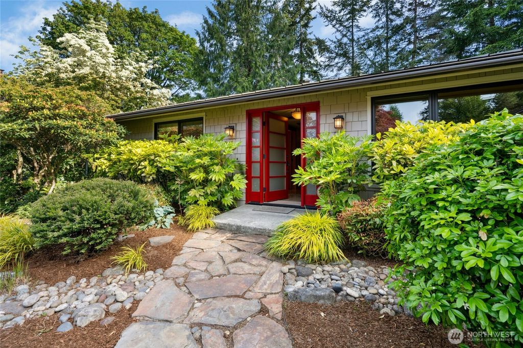 Photo of 12211 SE 65th Place, Bellevue, WA 98006 (MLS # 2378053)