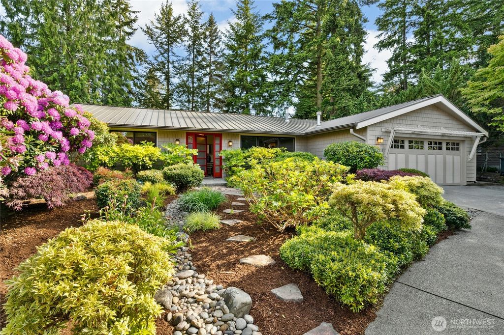 Photo of 12211 SE 65th Place, Bellevue, WA 98006 (MLS # 2378053)