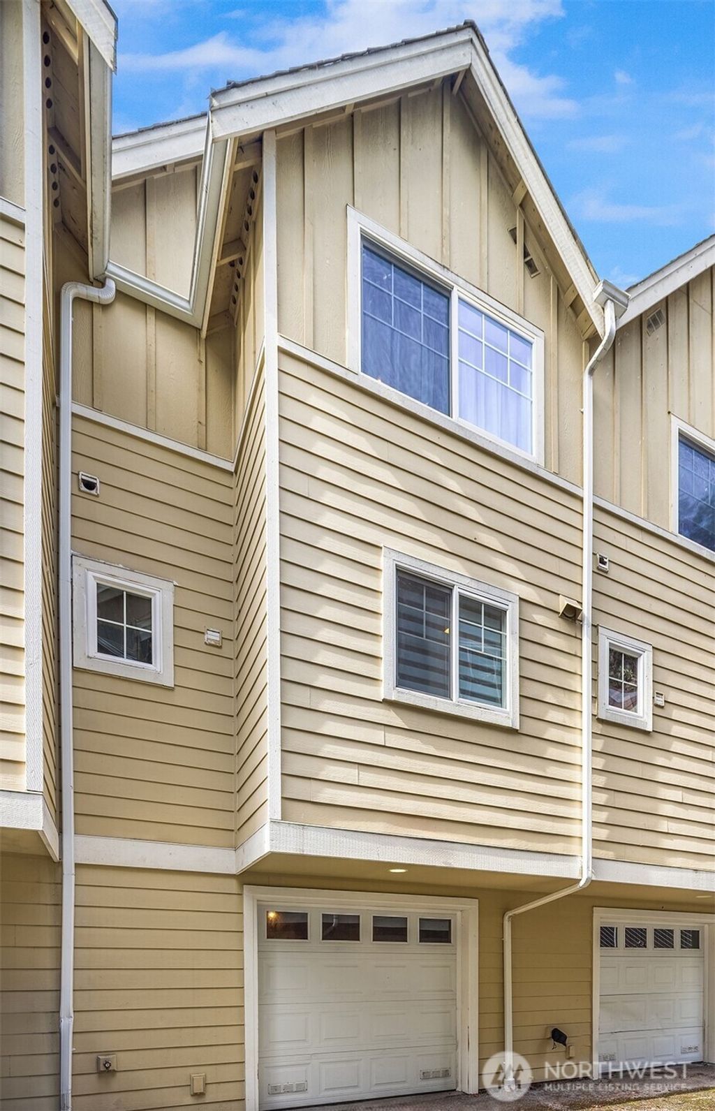 Photo of 13726 Midvale Avenue N #B, Seattle, WA 98133 (MLS # 2493134)