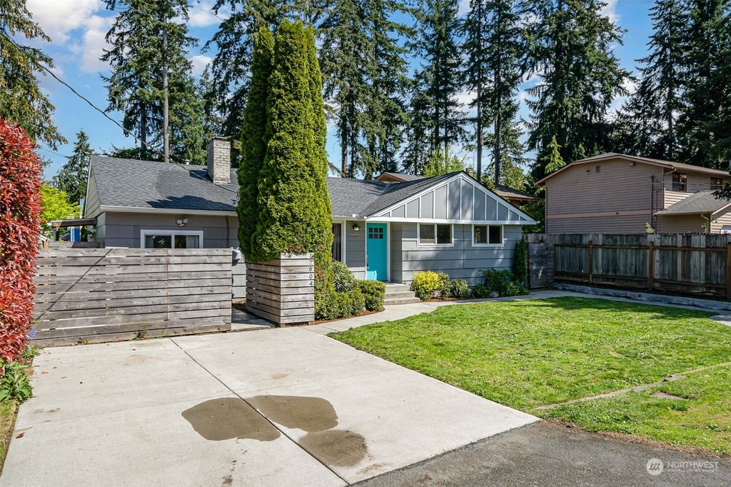 Photo of 17904 1st Avenue NE, Shoreline, WA 98155 (MLS # 2065246)