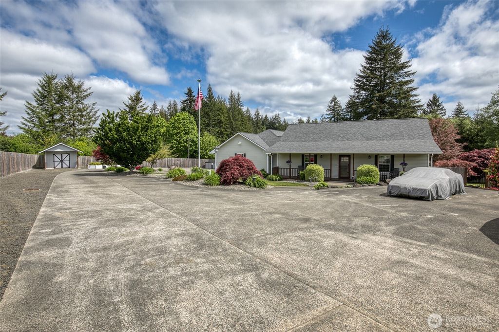 Photo of 108 Garden Place, Elma, WA 98541 (MLS # 2521147)