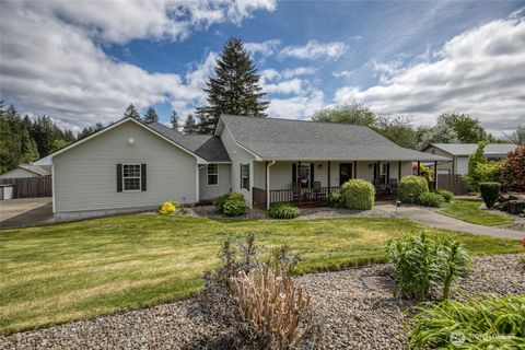 Photo of 108 Garden Place, Elma, WA 98541 (MLS # 2521147)