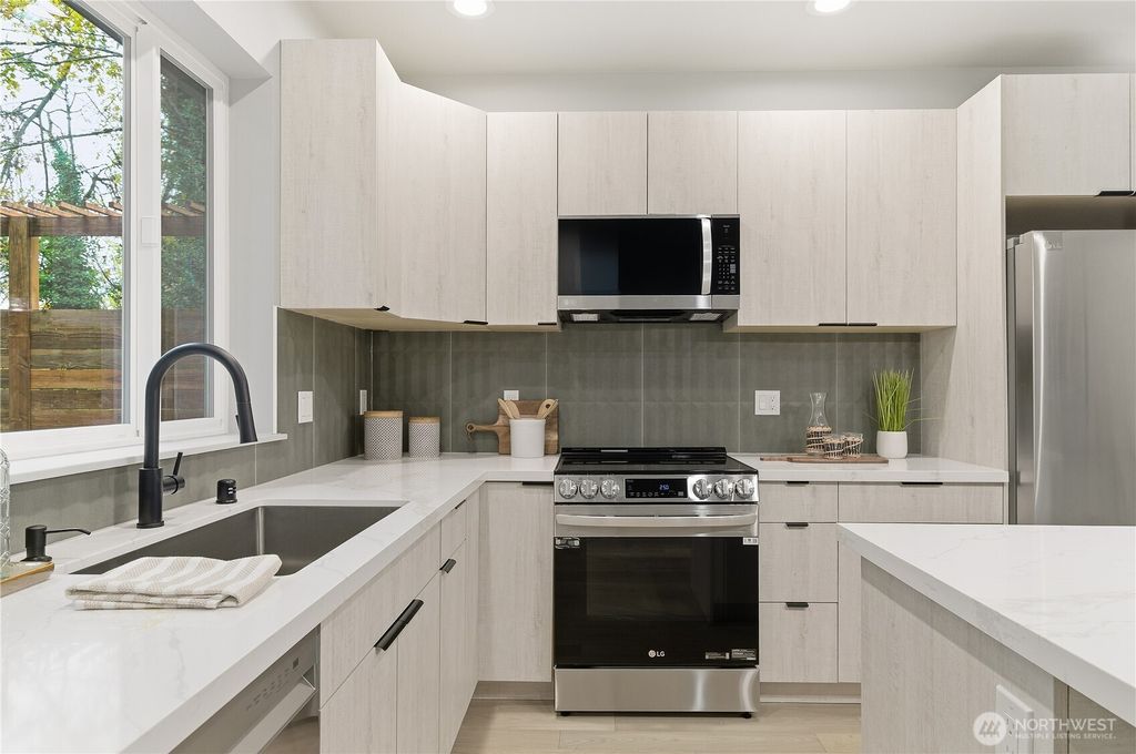 Photo of 11825 59th Avenue S #C, Seattle, WA 98178 (MLS # 2452571)