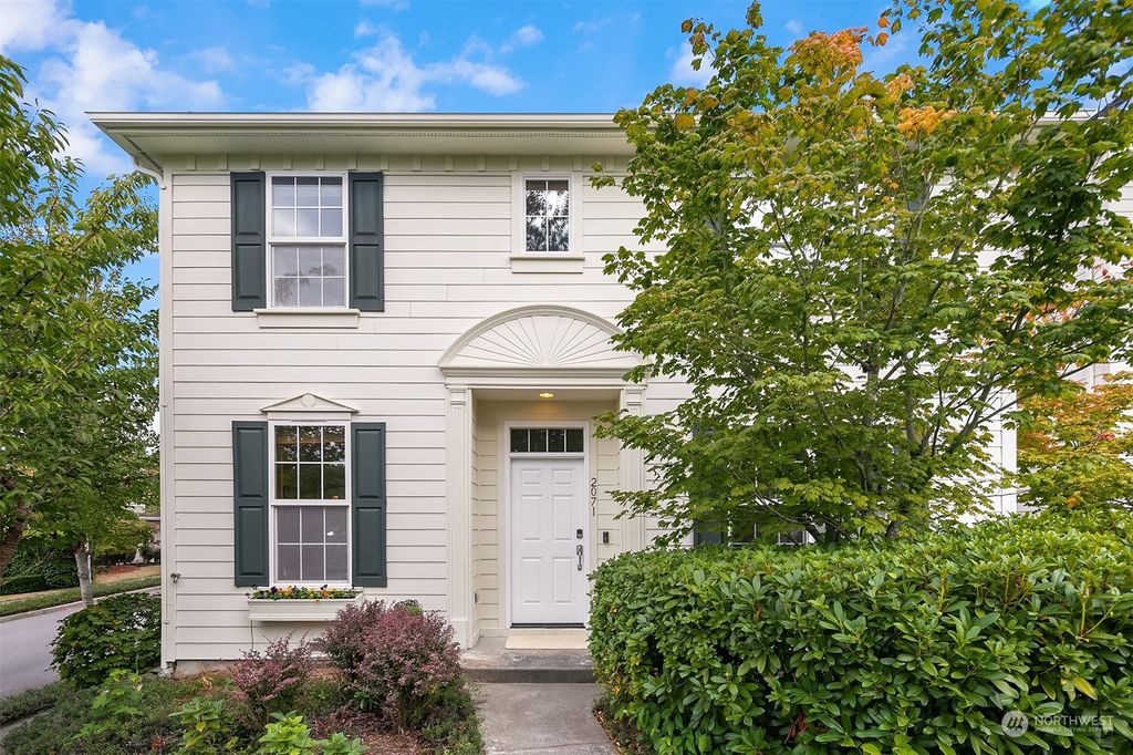 Photo of 2071 NE Kenilworth Lane, Issaquah, WA 98029 (MLS # 2001303)