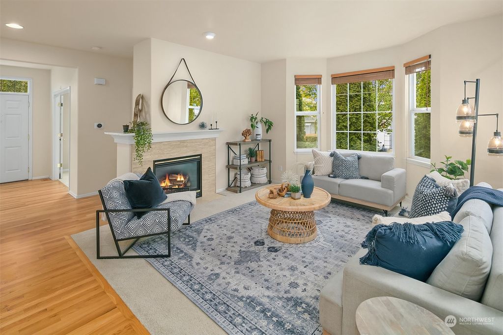 Photo of 2071 NE Kenilworth Lane, Issaquah, WA 98029 (MLS # 2001303)