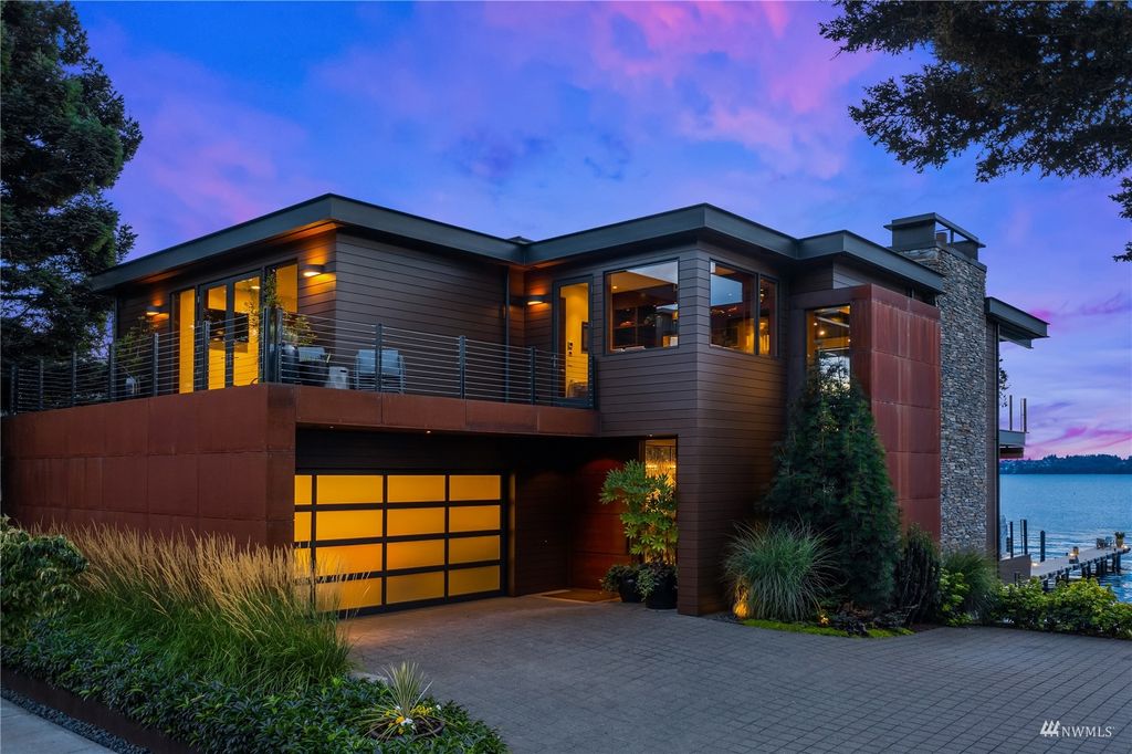 Photo of 405 Lake Street S, Kirkland, WA 98033 (MLS # 1992138)