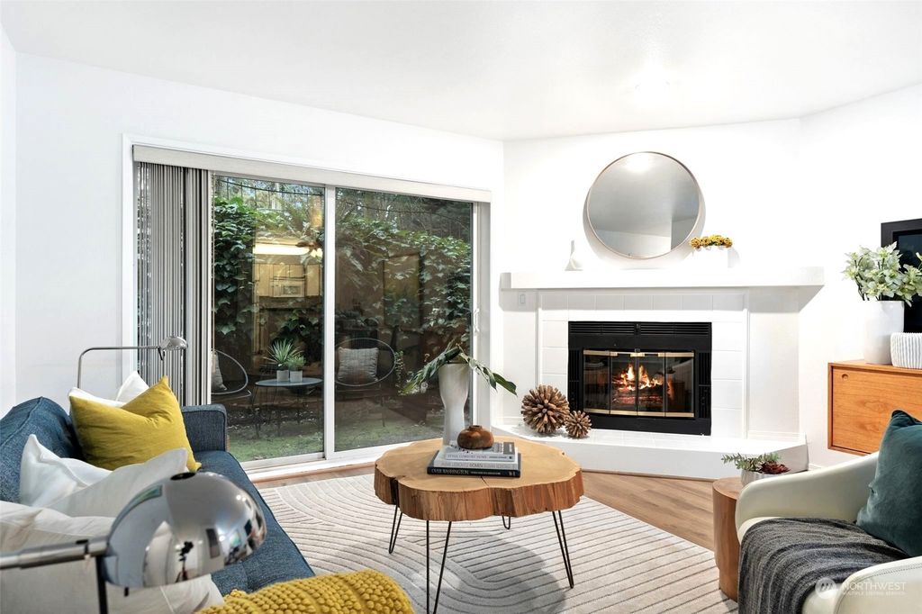 Photo of 9800 Roosevelt Way NE #3, Seattle, WA 98115 (MLS # 2320832)