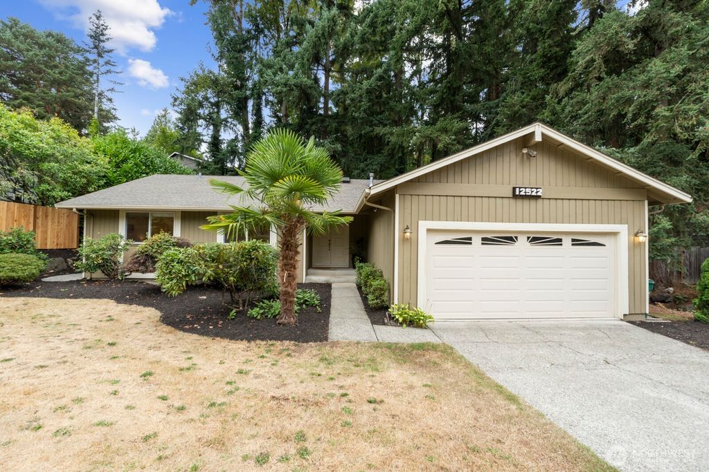 Photo of 12522 NE 138th Place, Kirkland, WA 98034 (MLS # 2422794)