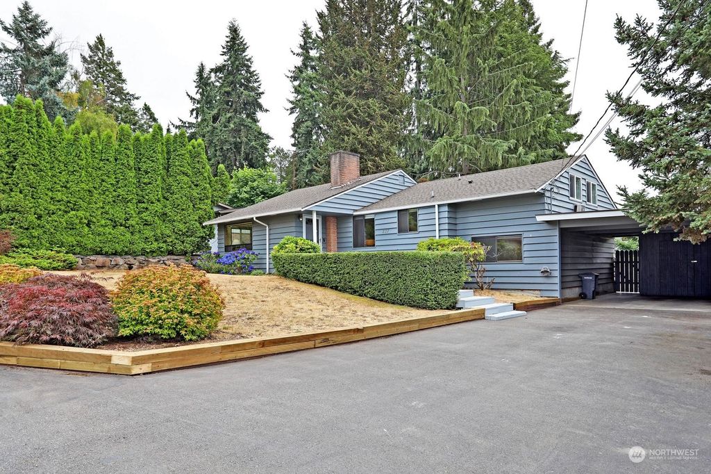 Photo of 237 S 197th Street, Des Moines, WA 98148 (MLS # 2144242)