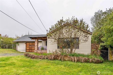 Photo of 2920 S Peabody Street, Port Angeles, WA 98362 (MLS # 2508493)