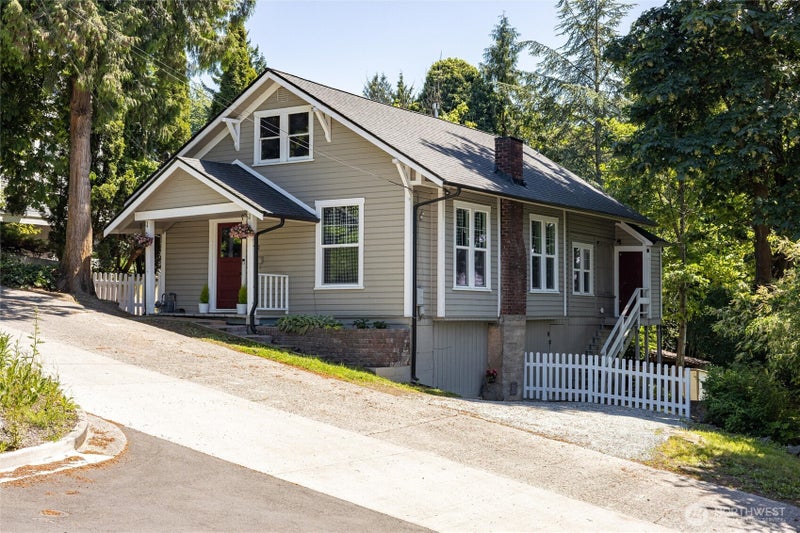 112 E Division Street