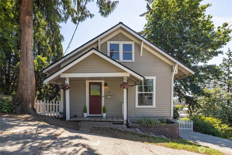 112 E Division Street