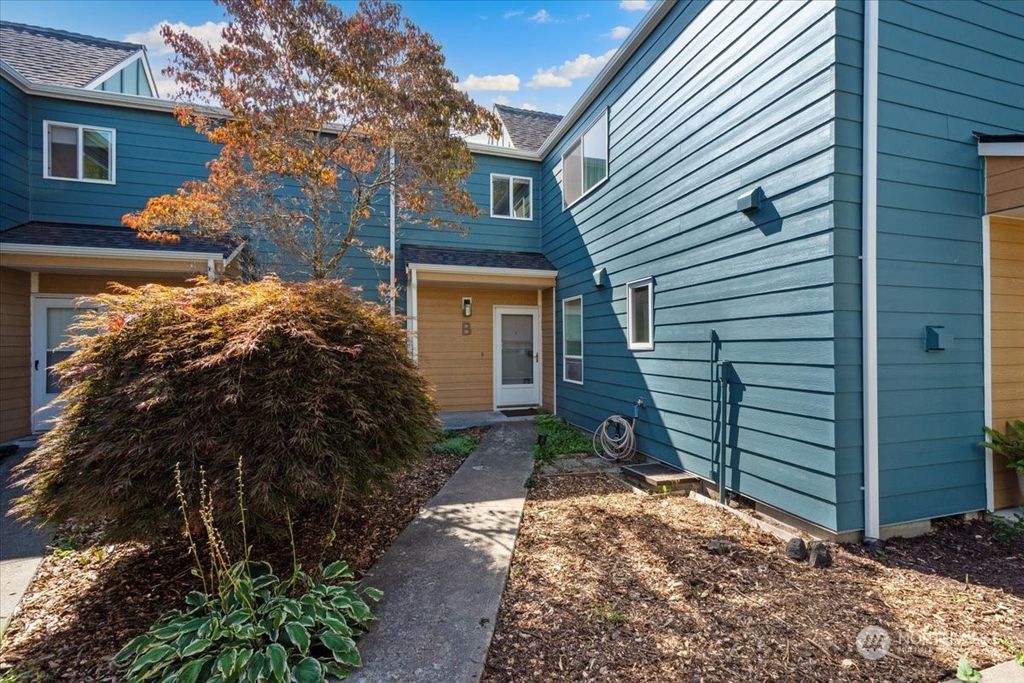 Photo of 8454 26th Avenue SW #B, Seattle, WA 98106 (MLS # 2262342)