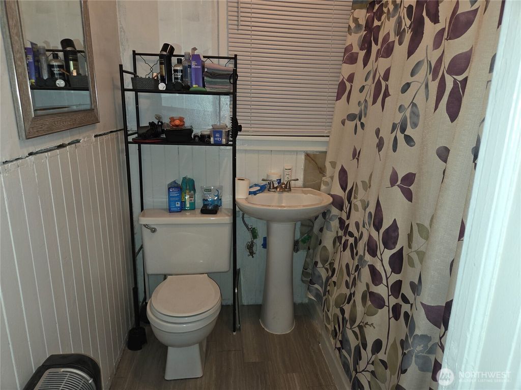 Photo of 5432 S Oakes Street, Tacoma, WA 98409 (MLS # 2461513)