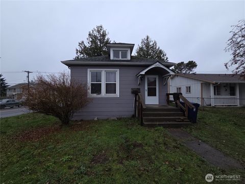 Photo of 5432 S Oakes Street, Tacoma, WA 98409 (MLS # 2461513)
