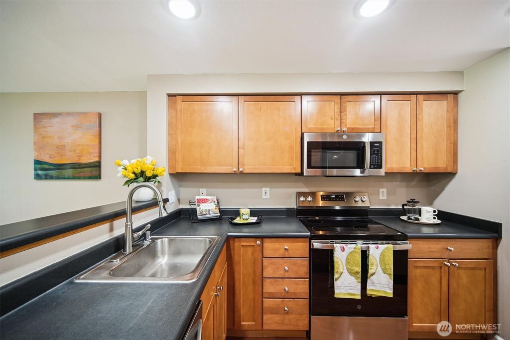 Photo of 26327 116th Avenue SE #E102, Kent, WA 98030 (MLS # 2397259)