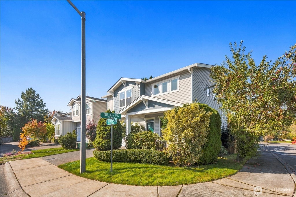 Photo of 417 Hoquiam Place NE, Renton, WA 98059 (MLS # 2590142)
