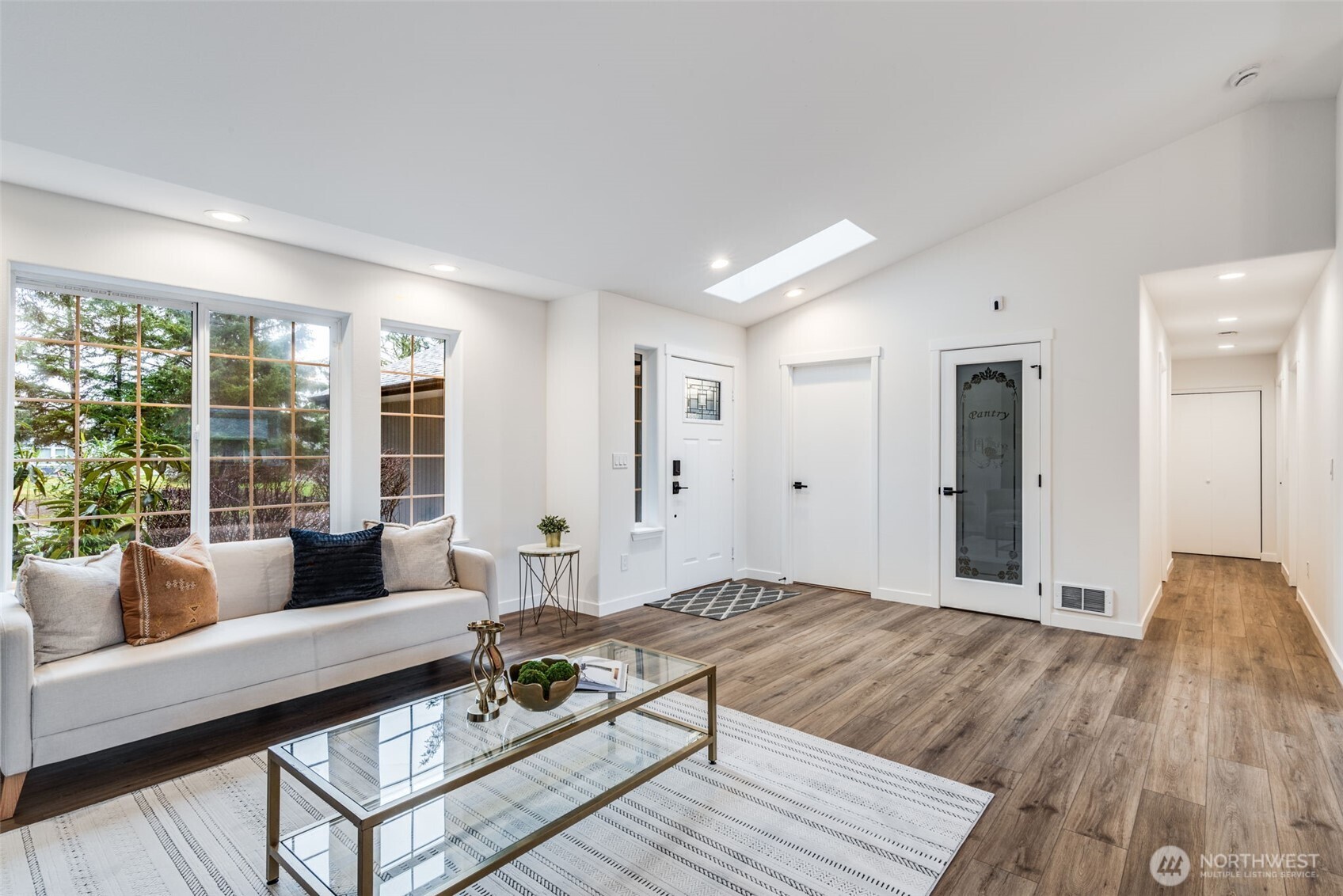 559 Weatherwax Loop NE