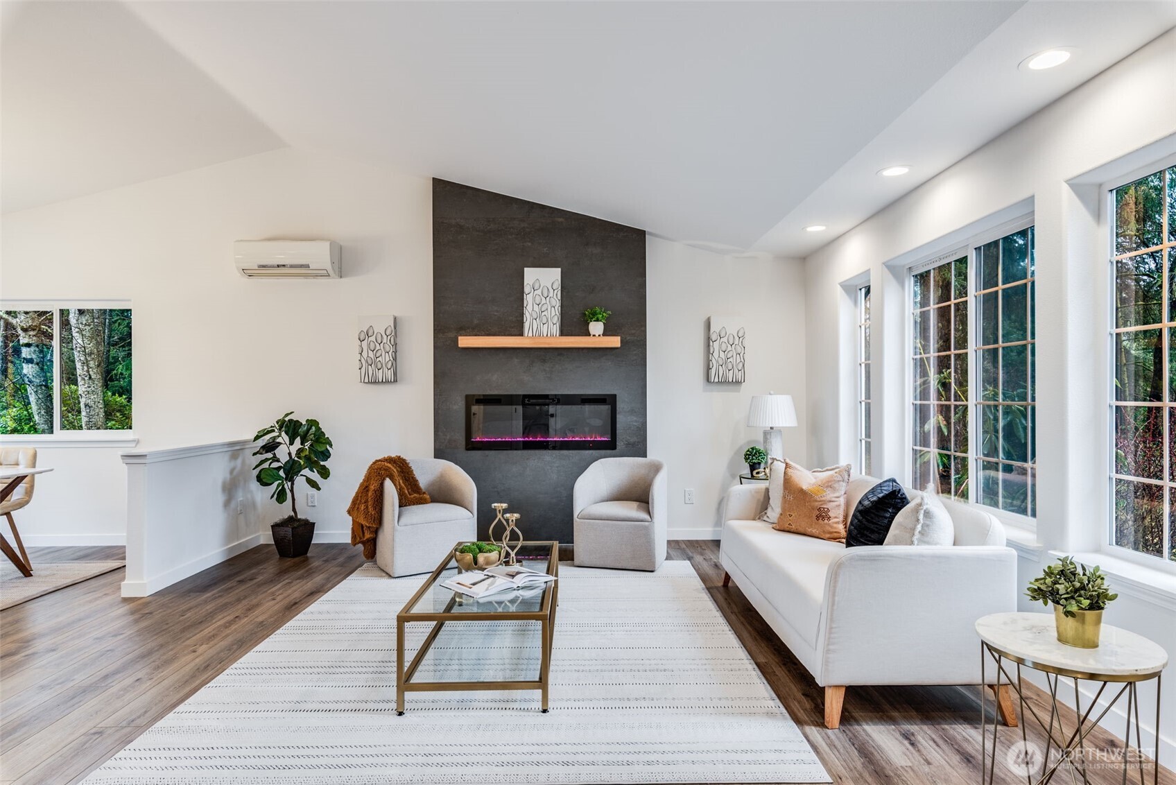 559 Weatherwax Loop NE