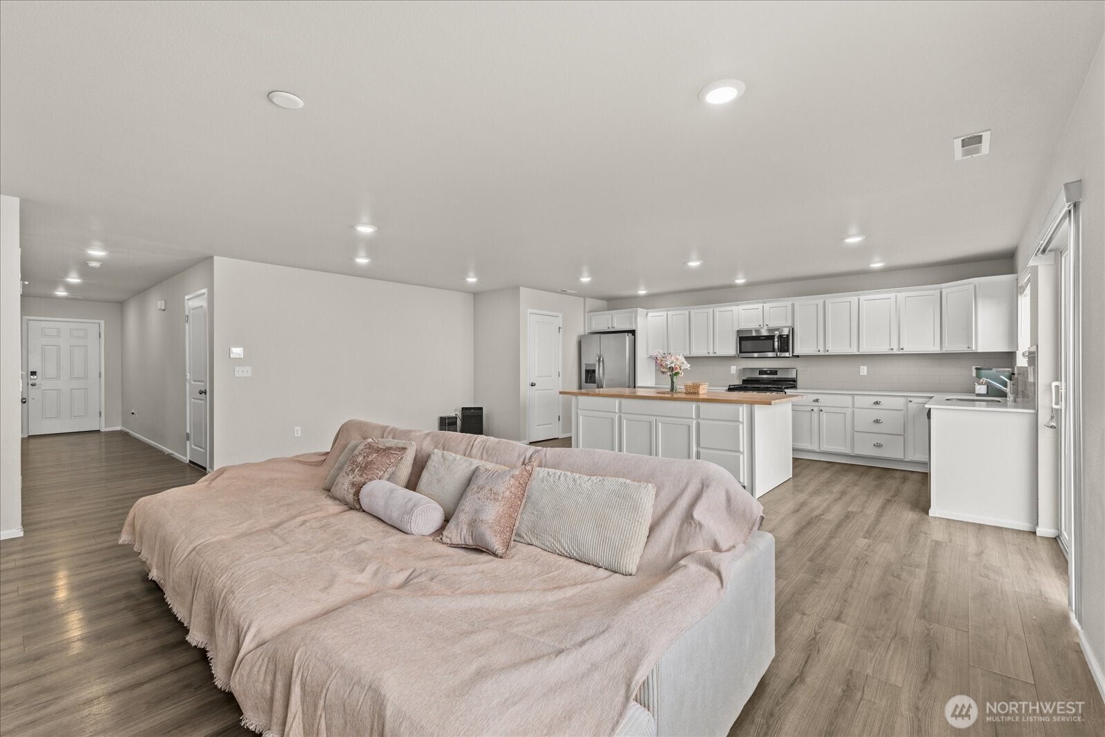 13477 195th Street E