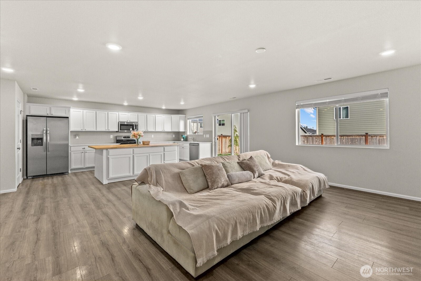 13477 195th Street E