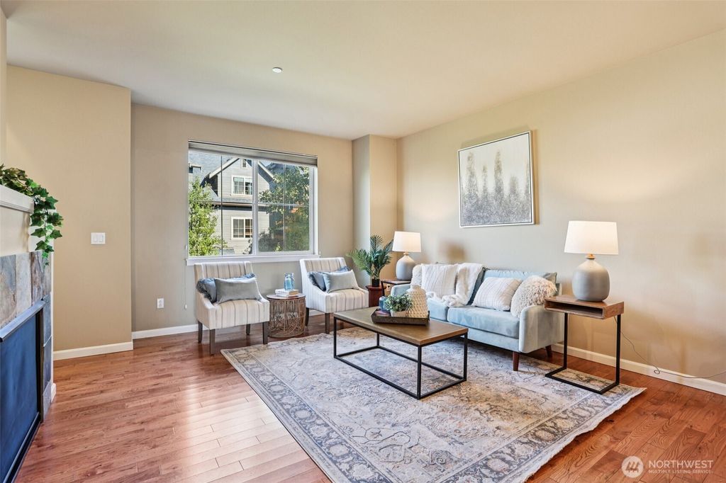 Photo of 862 3rd Avenue NE, Issaquah, WA 98029 (MLS # 2433694)