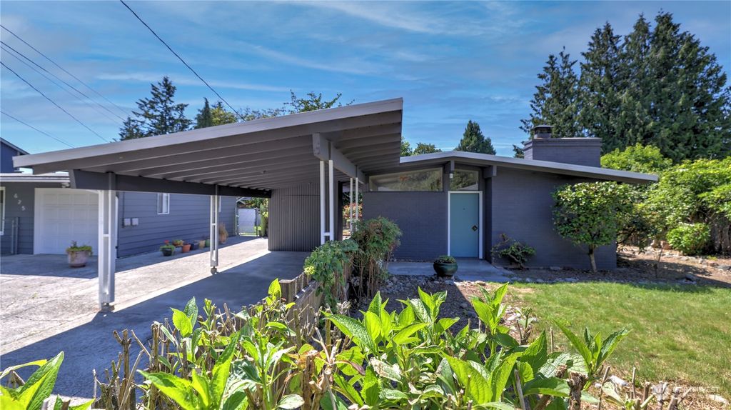 Photo of 621 Kensington Avenue S, Kent, WA 98030 (MLS # 2228166)
