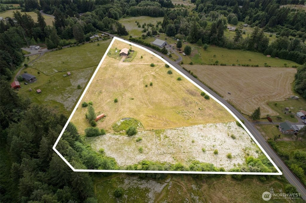 Photo of 1899 State Route 506, Vader, WA 98593 (MLS # 2527927)