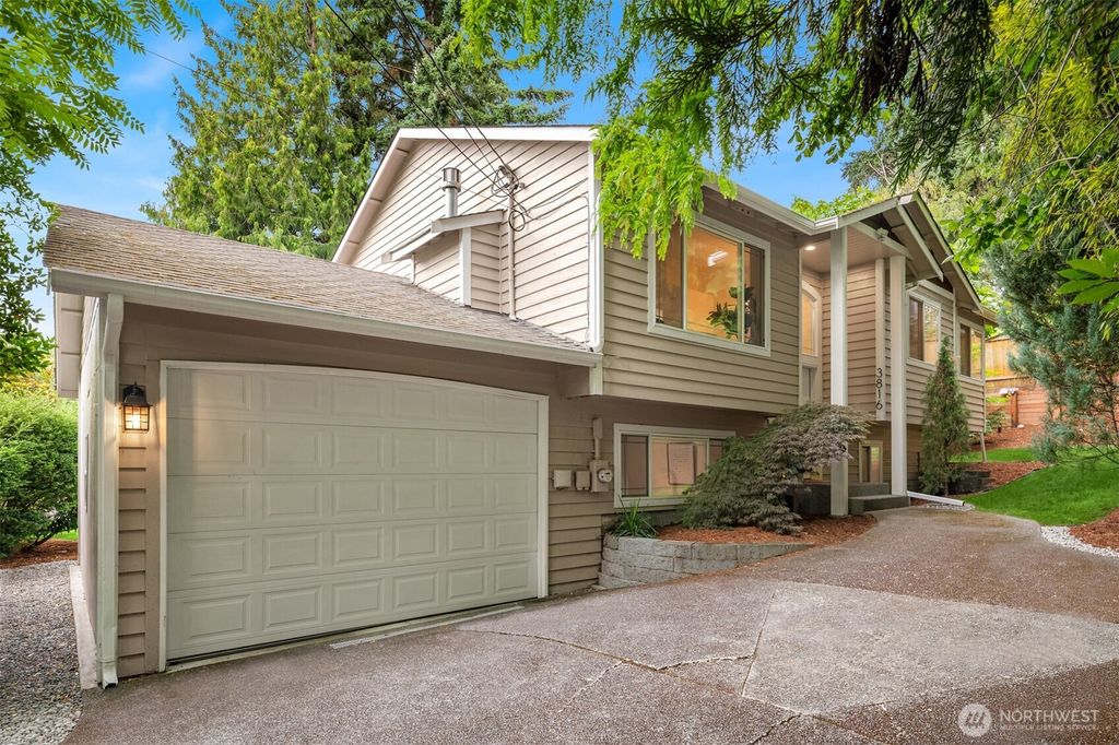 Photo of 3816 NE 110th Street, Seattle, WA 98125 (MLS # 2379827)