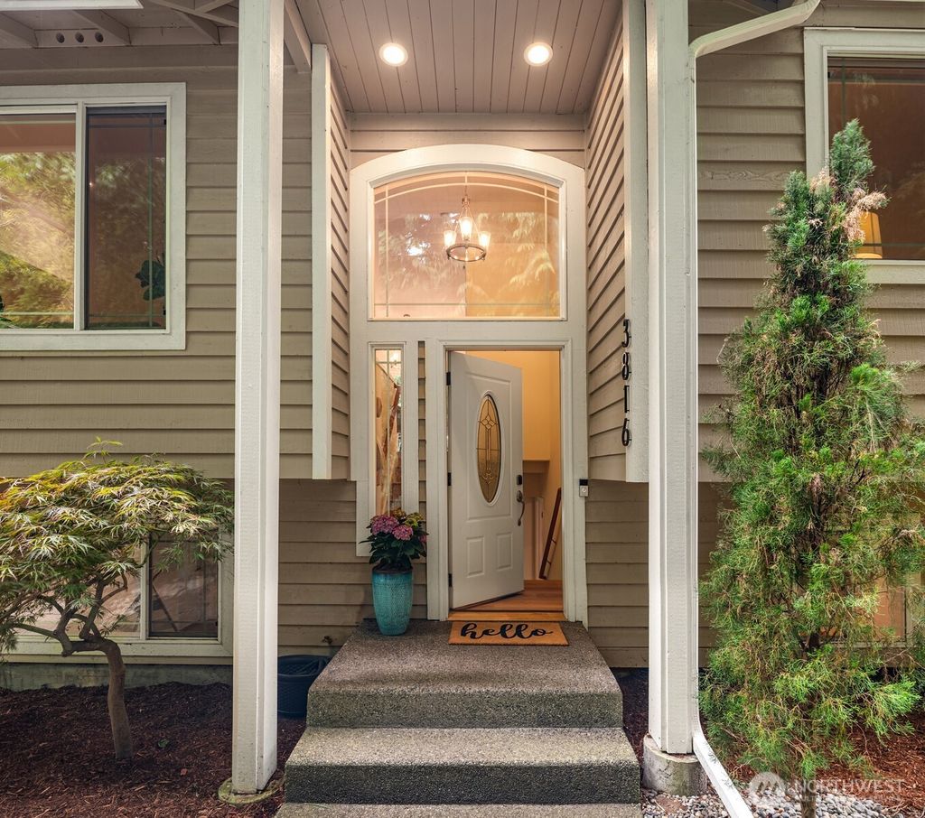 Photo of 3816 NE 110th Street, Seattle, WA 98125 (MLS # 2379827)