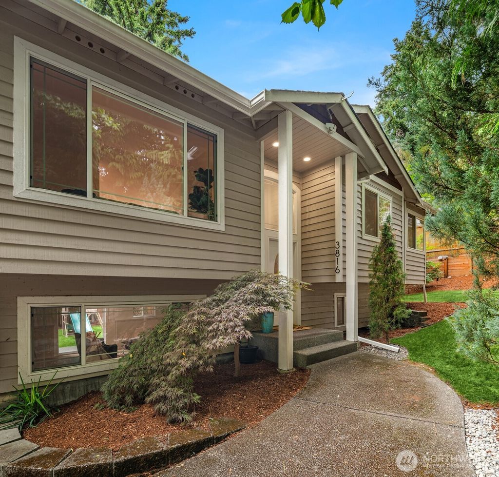 Photo of 3816 NE 110th Street, Seattle, WA 98125 (MLS # 2379827)