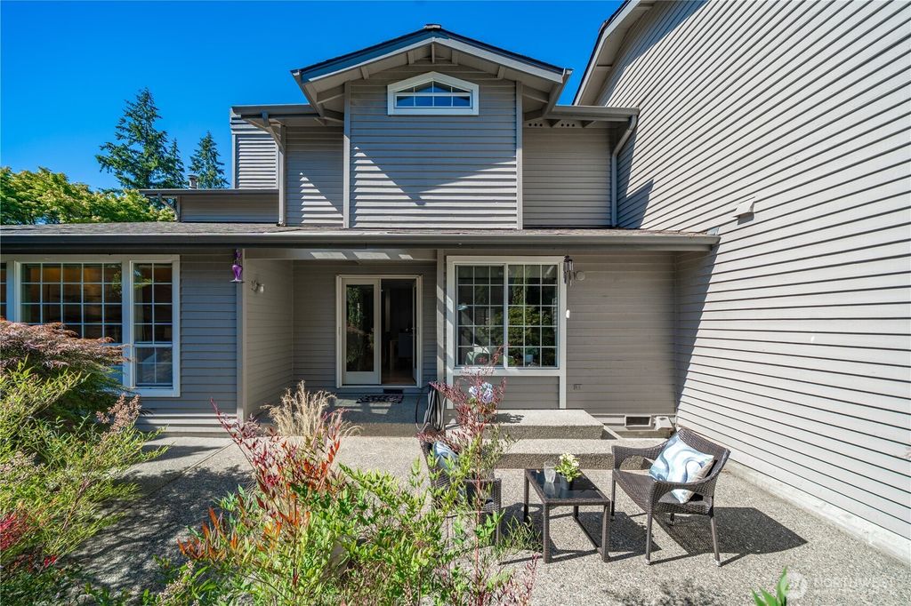 Photo of 6640 114th Avenue SE, Bellevue, WA 98006 (MLS # 2553509)